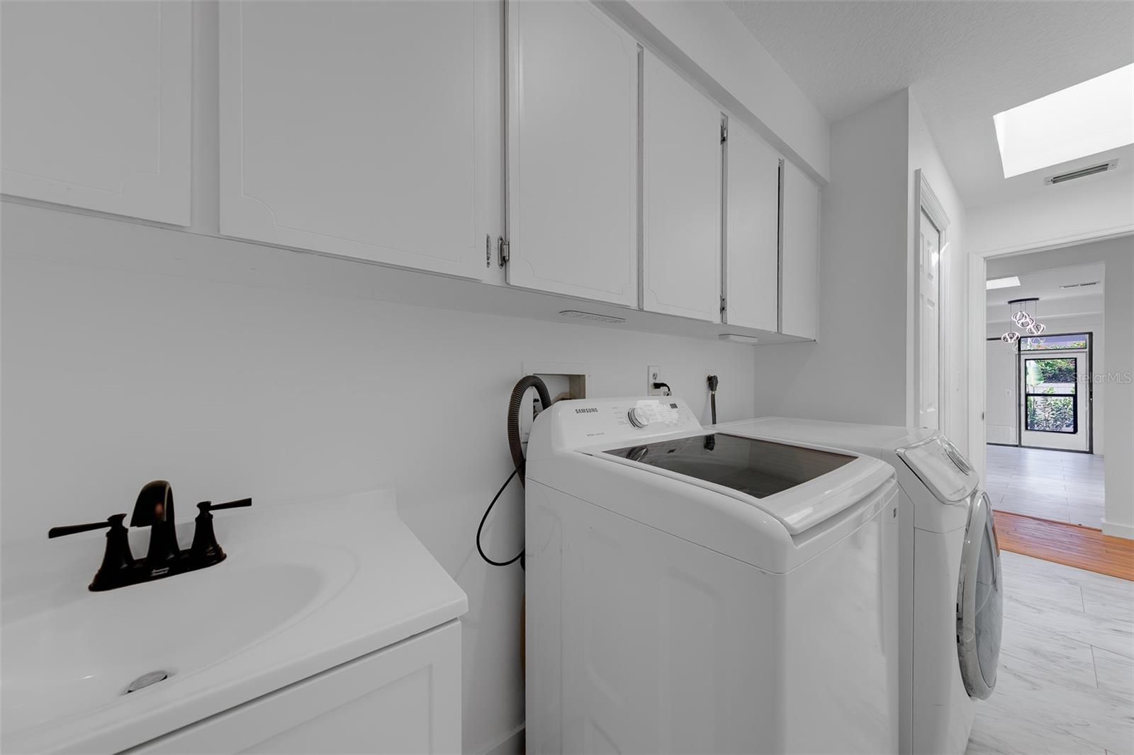 2709 WINDING WAY — photo 28