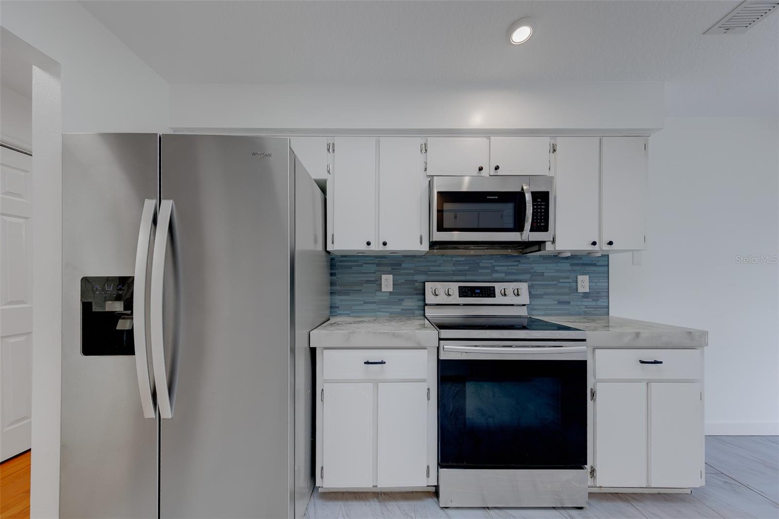 2709 WINDING WAY — photo 16