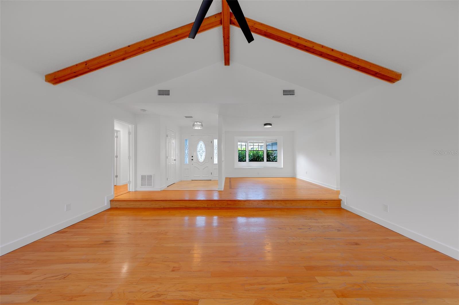 2709 WINDING WAY — photo 9