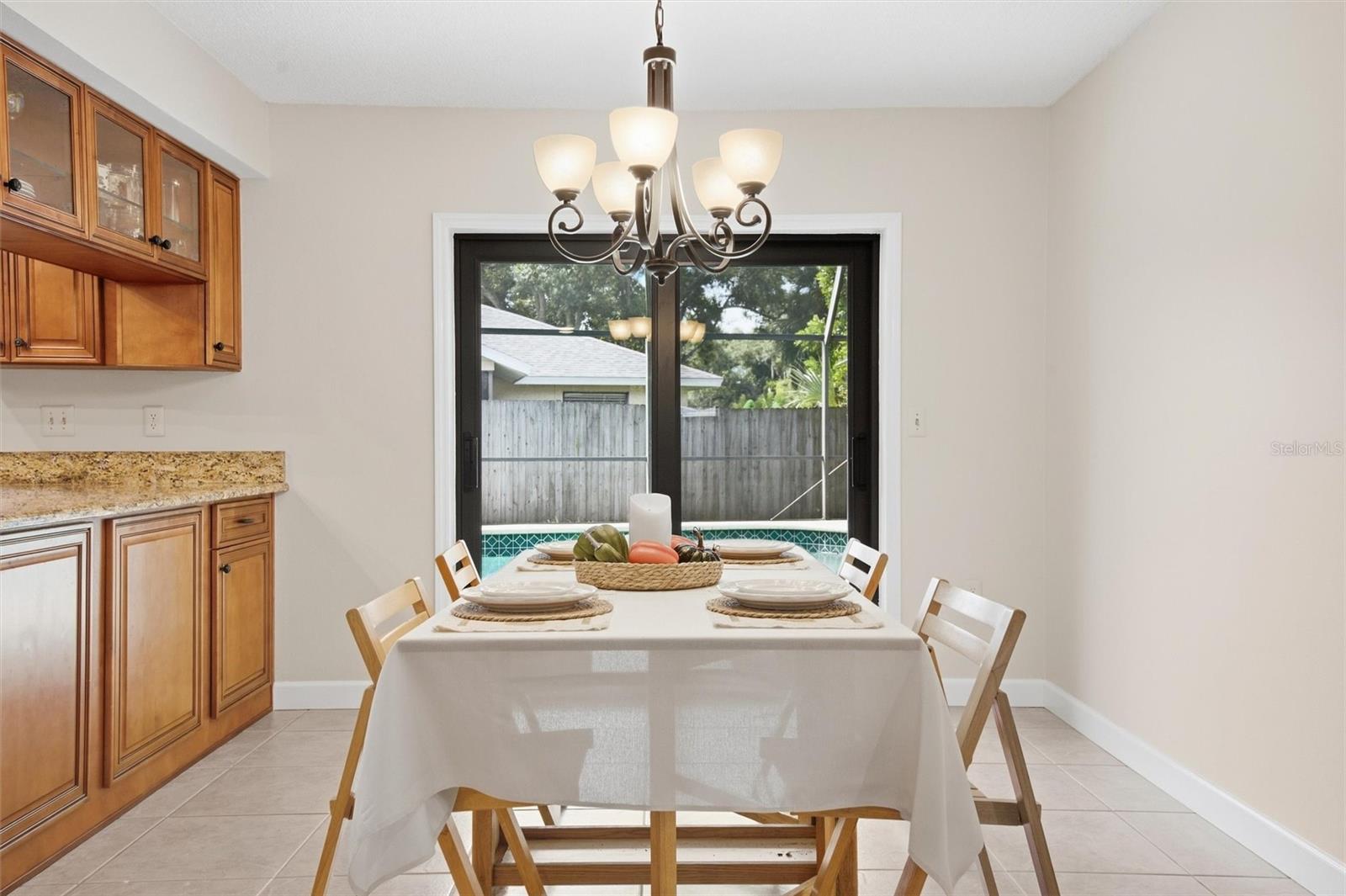2328 SPRING OAKS CIR — photo 10