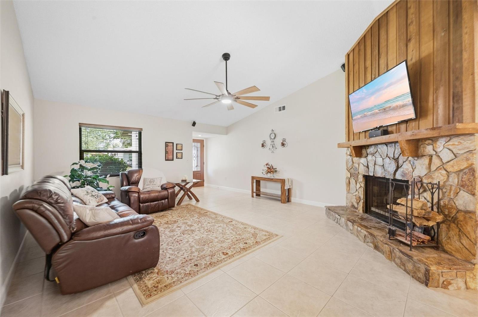 2328 SPRING OAKS CIR — photo 8
