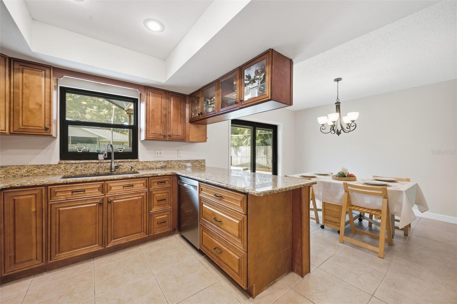 2328 SPRING OAKS CIR — photo 18