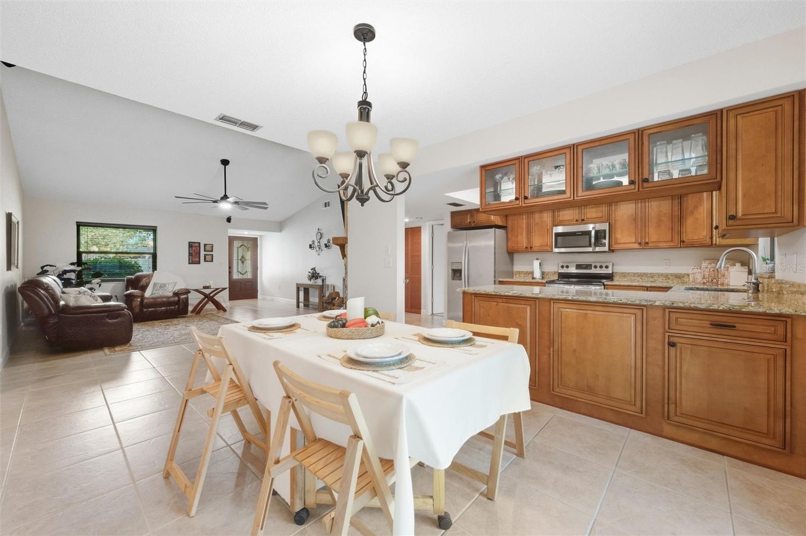 2328 SPRING OAKS CIR — photo 12