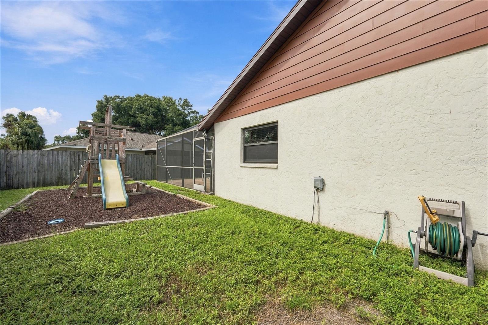 2328 SPRING OAKS CIR — photo 35