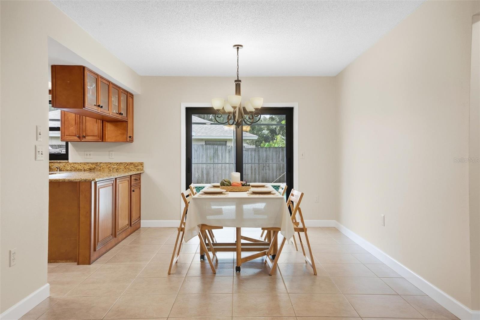 2328 SPRING OAKS CIR — photo 9
