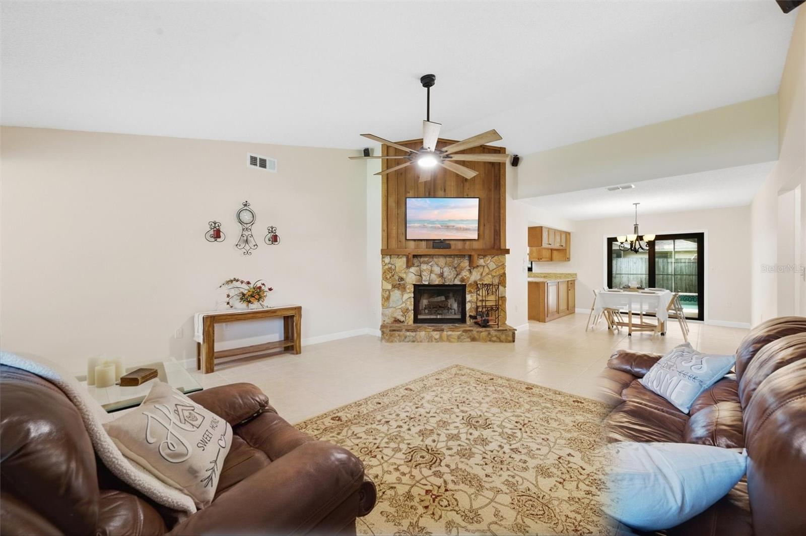 2328 SPRING OAKS CIR — photo 7