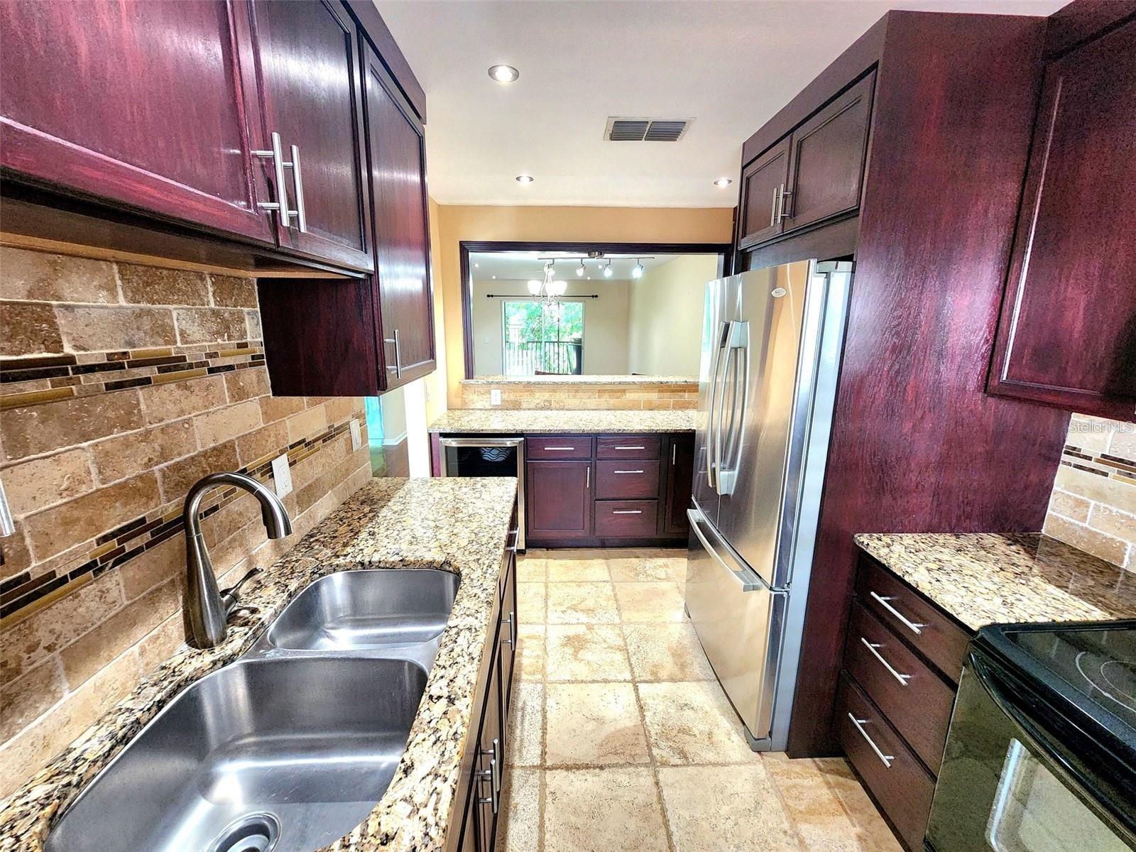 2452 ENTERPRISE RD #27 — photo 3