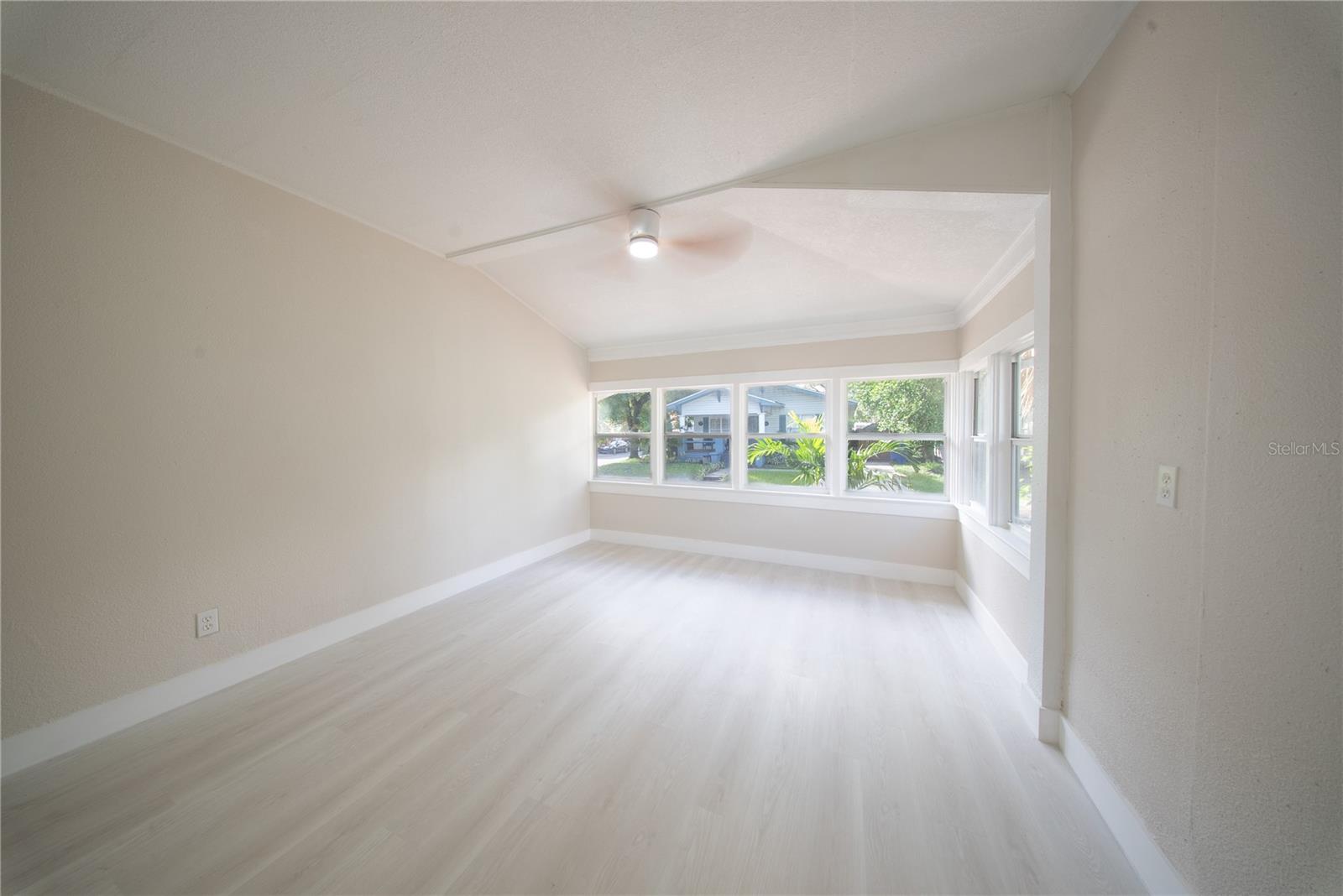 922 E IDA ST — photo 23