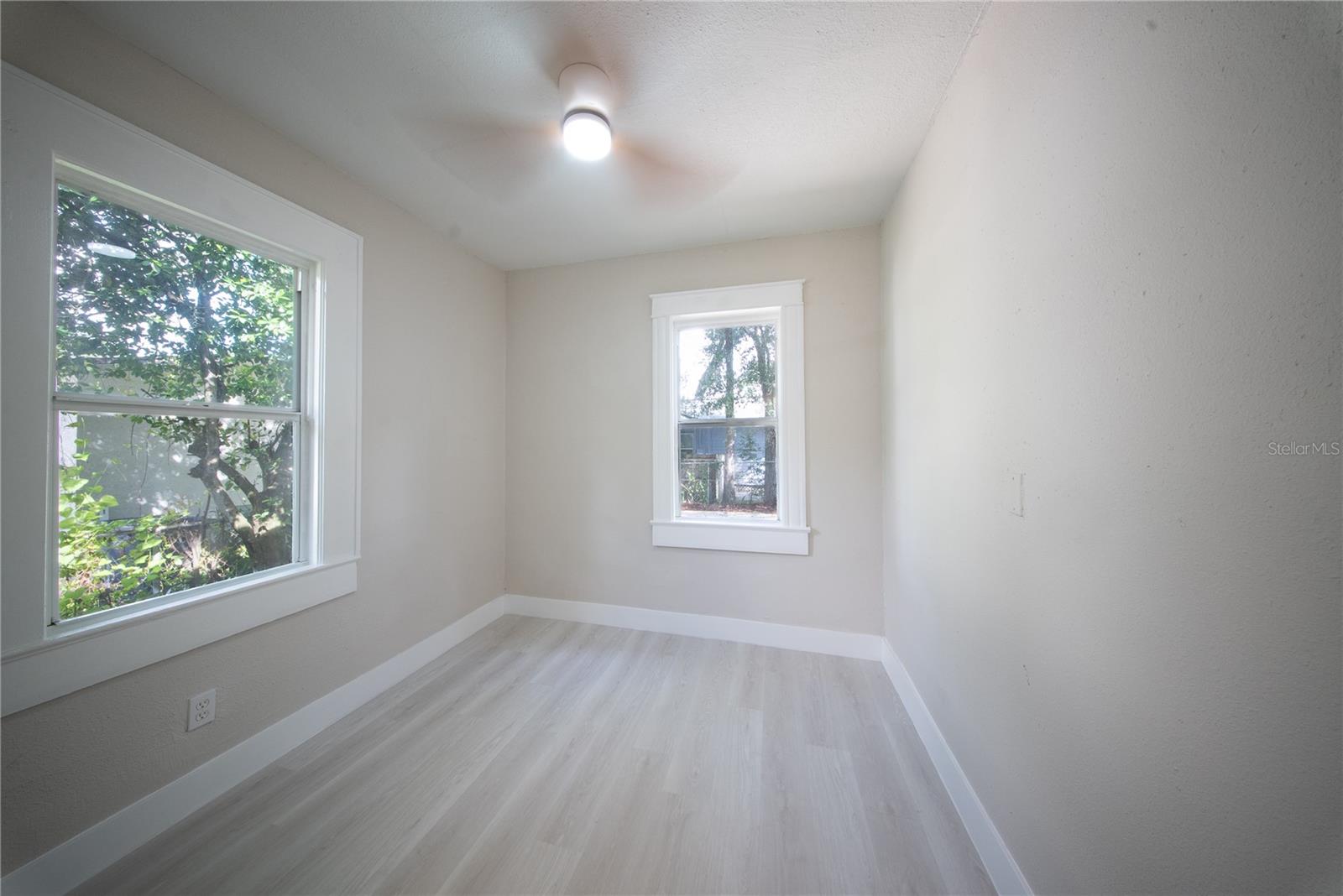 922 E IDA ST — photo 31