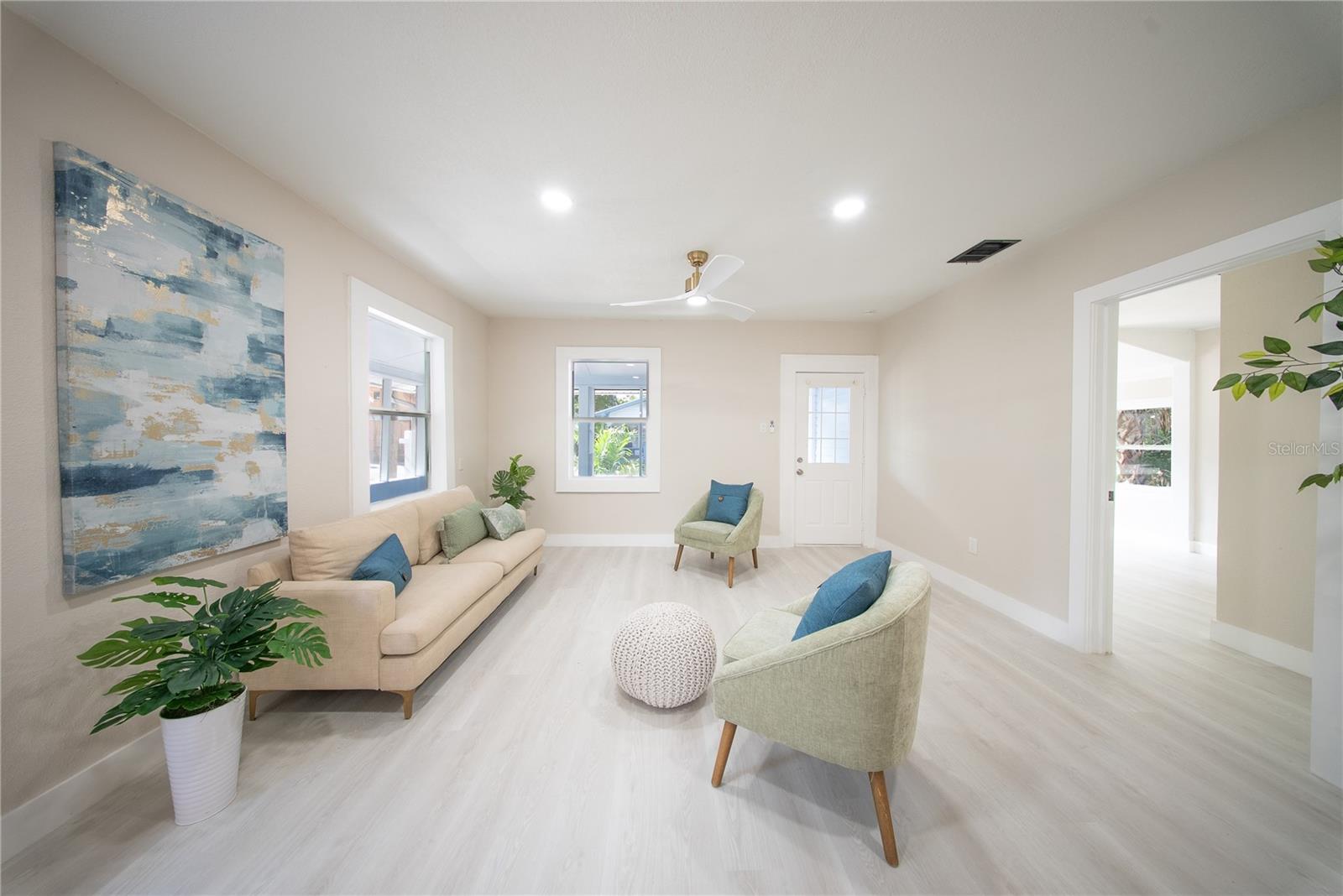 922 E IDA ST — photo 37