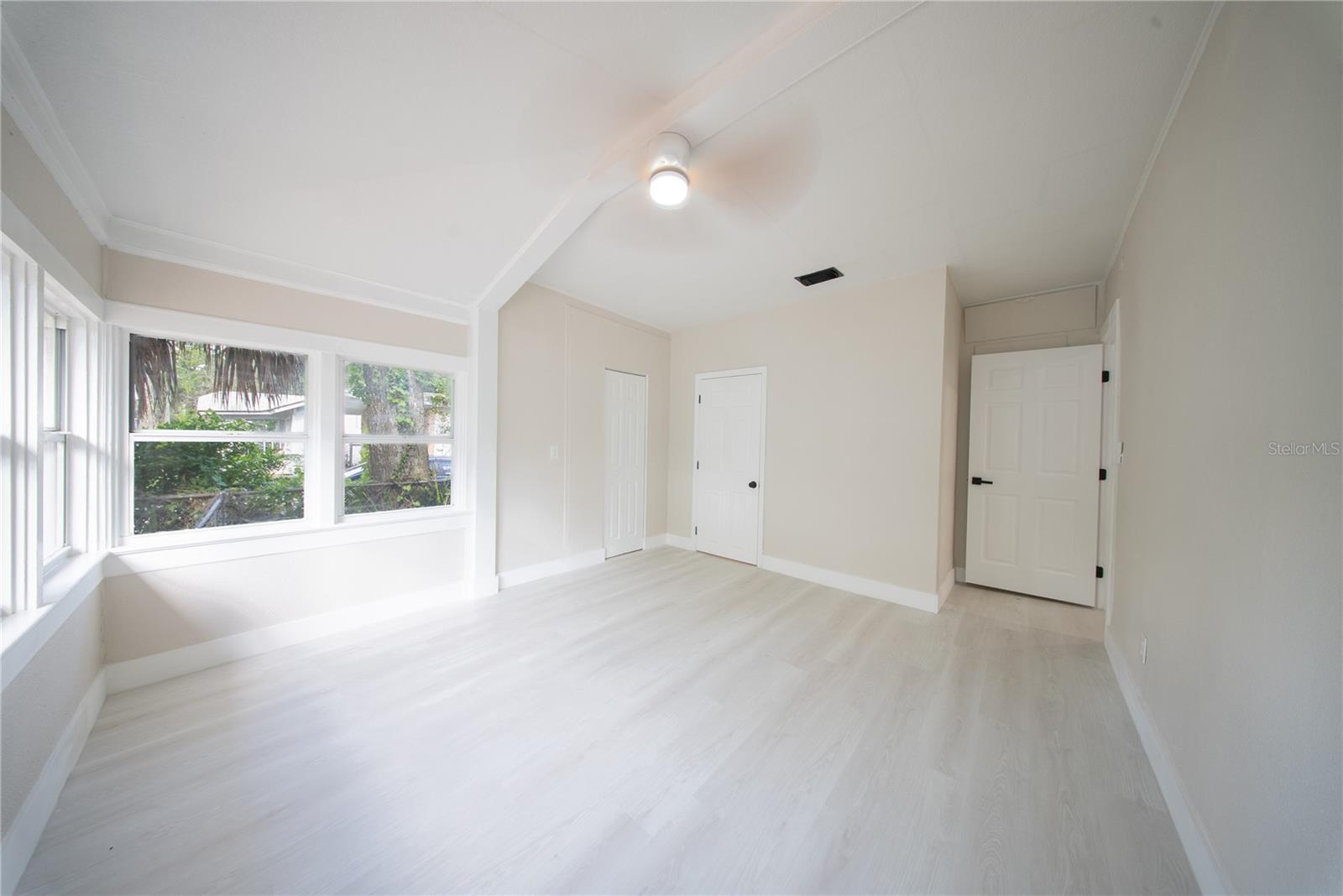922 E IDA ST — photo 18