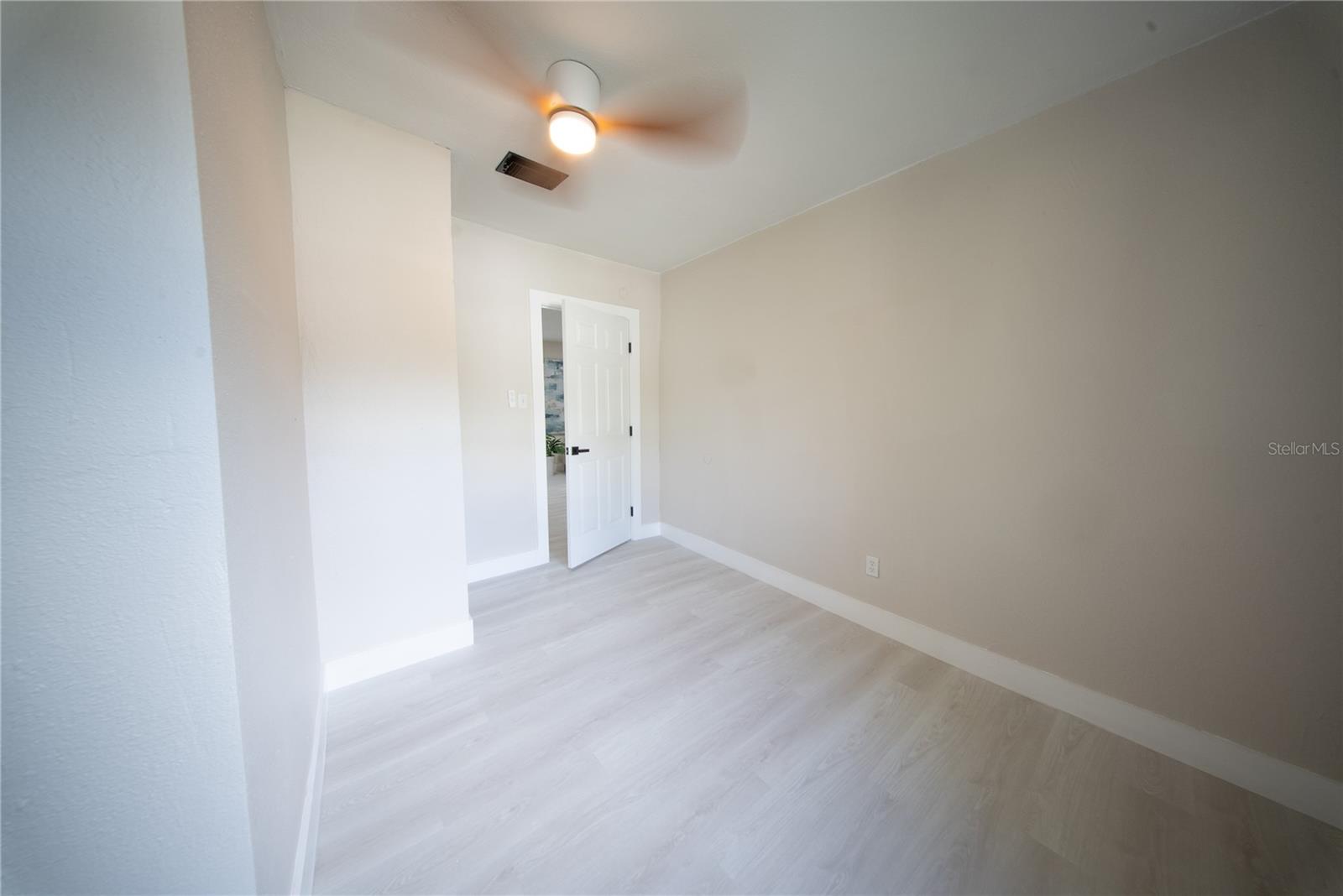 922 E IDA ST — photo 25