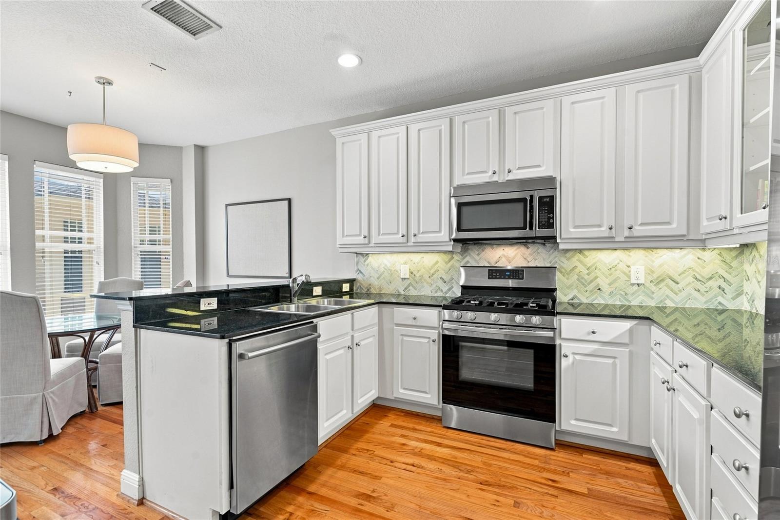 3315 W DE LEON ST #18 — photo 14