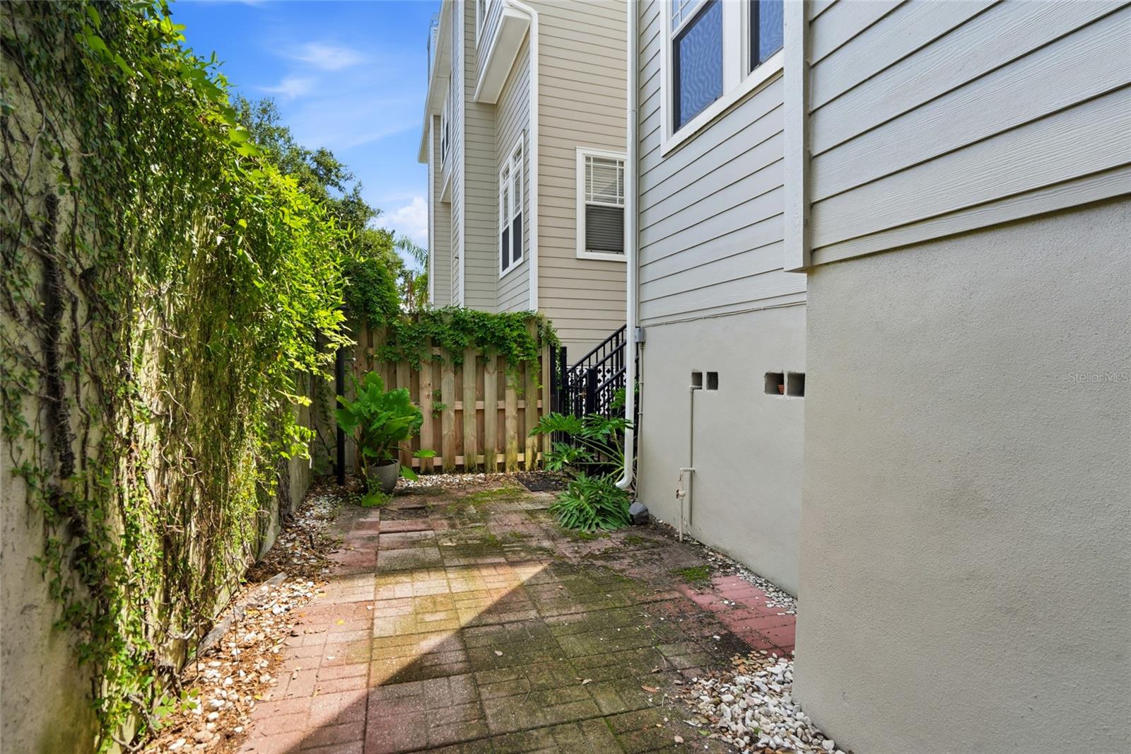 3315 W DE LEON ST #18 — photo 32