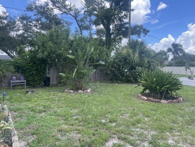 2229 MONTCLAIR DR — photo 3