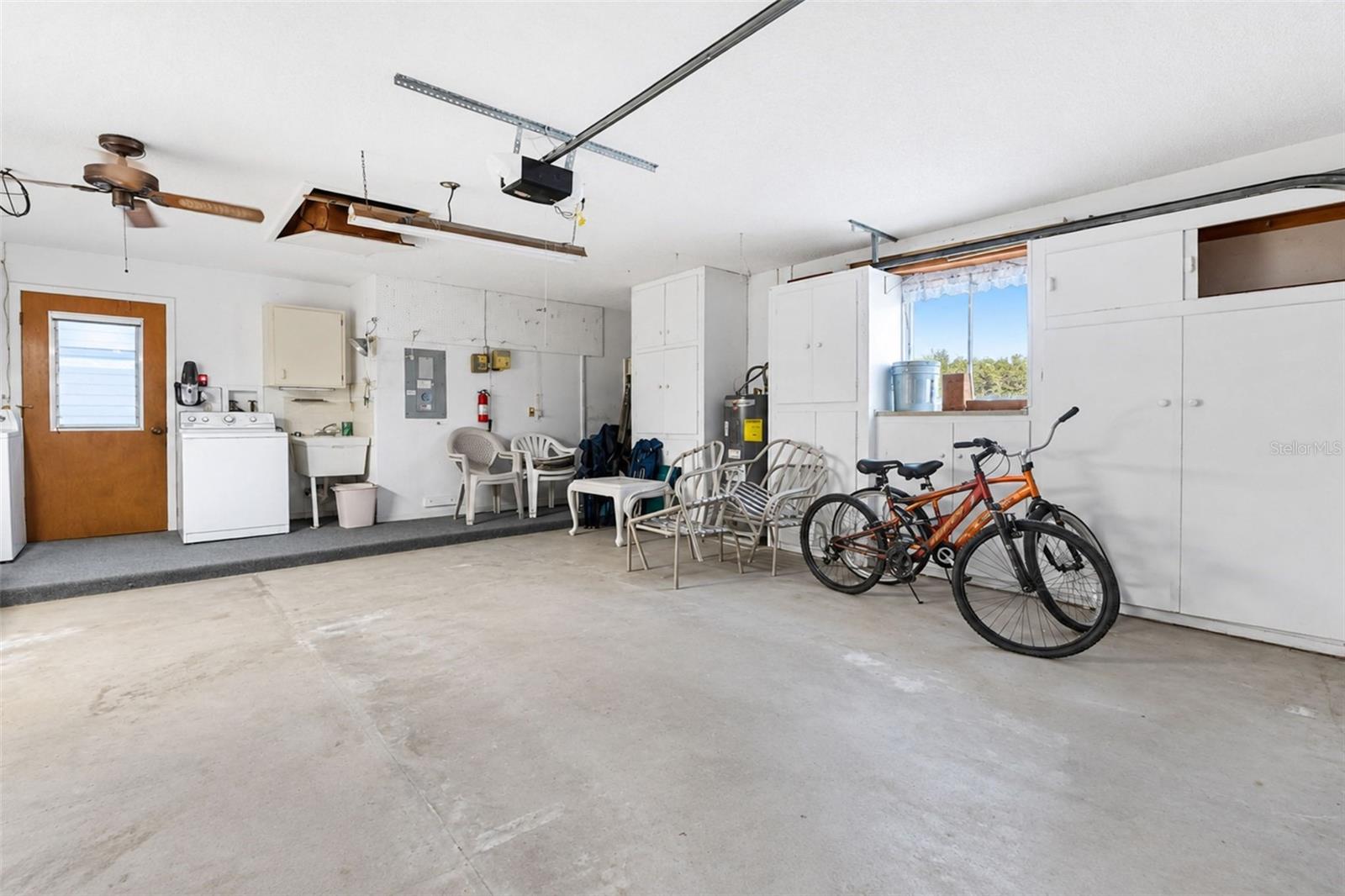 614 DEERWOOD AVE #614 — photo 32