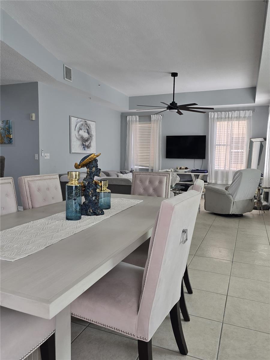 612 WELLS CT #202 — photo 9