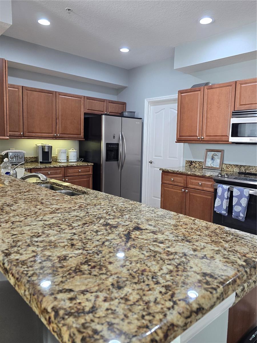 612 WELLS CT #202 — photo 6