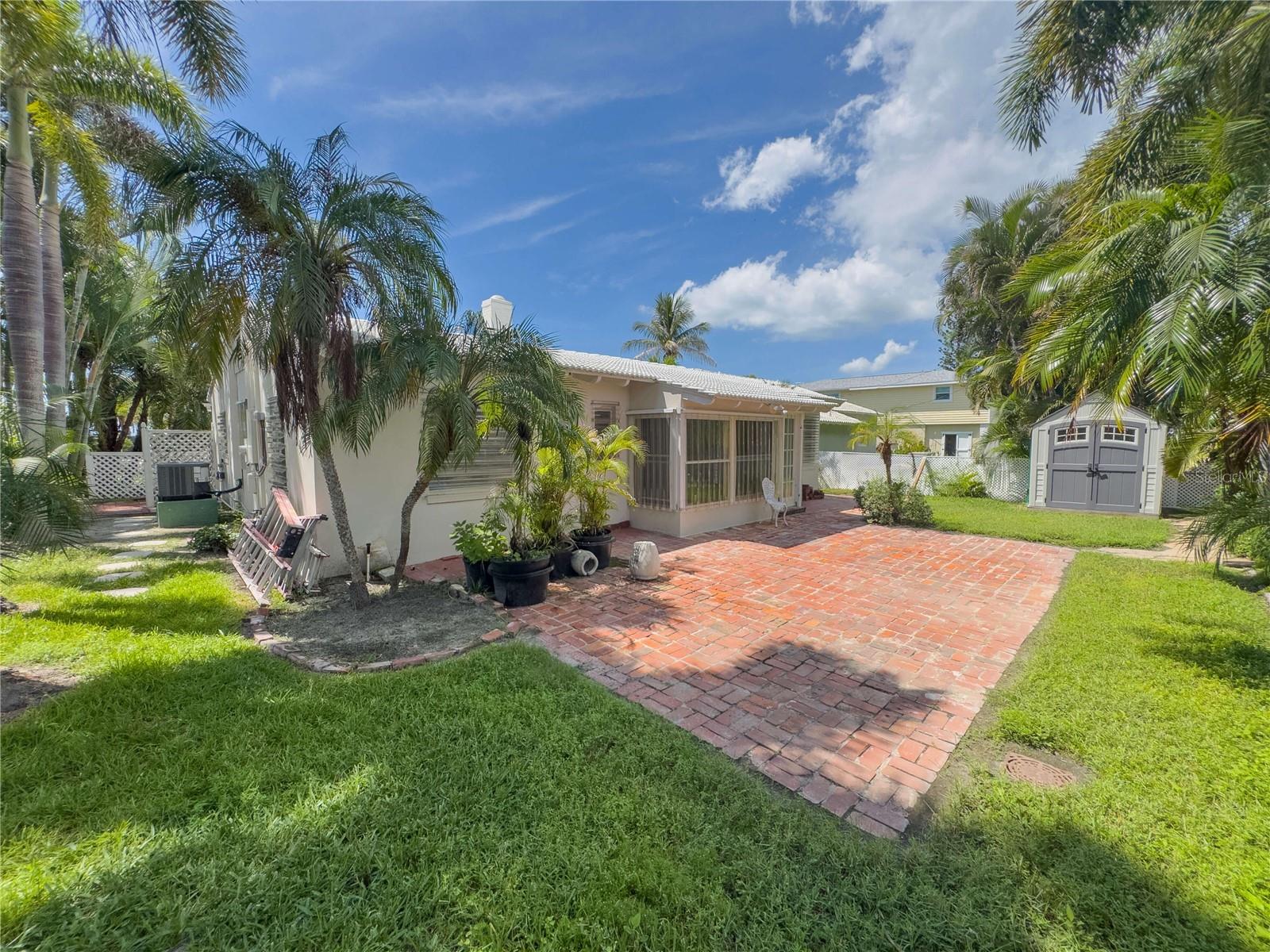 16107 GULF BLVD — photo 3