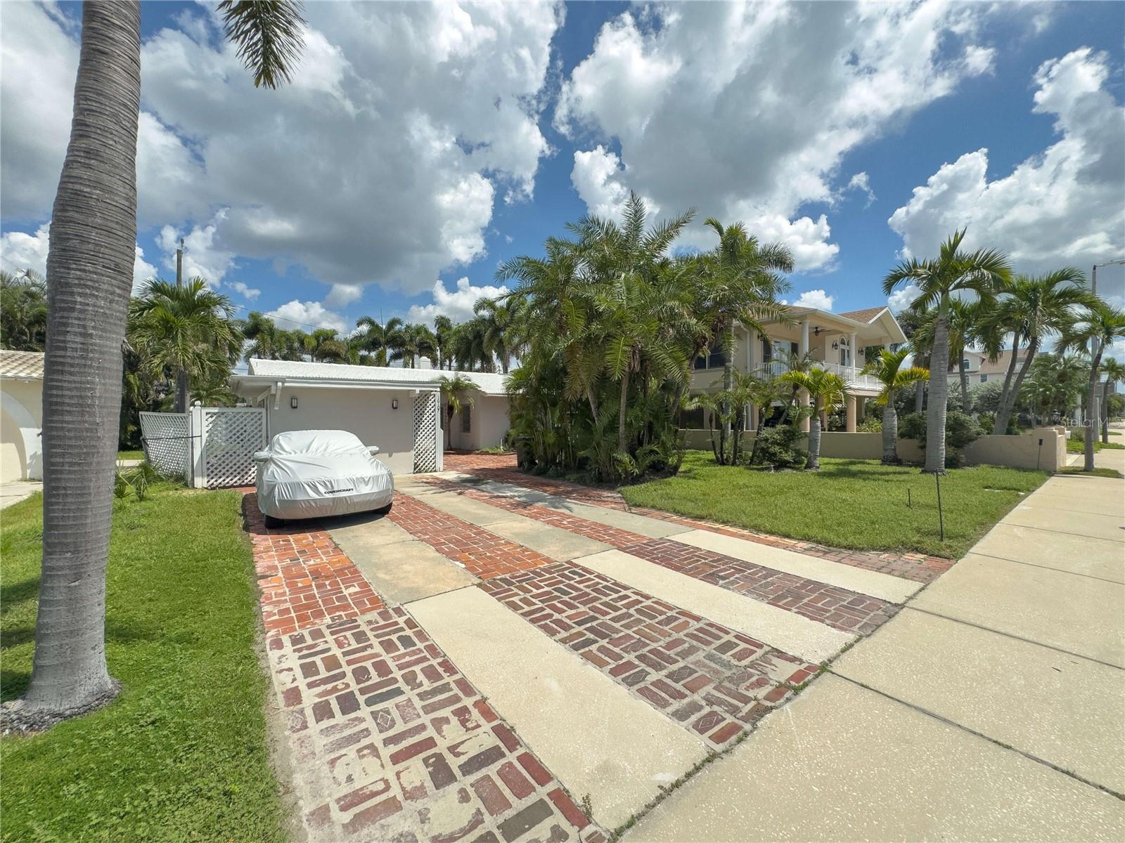 16107 GULF BLVD — photo 2