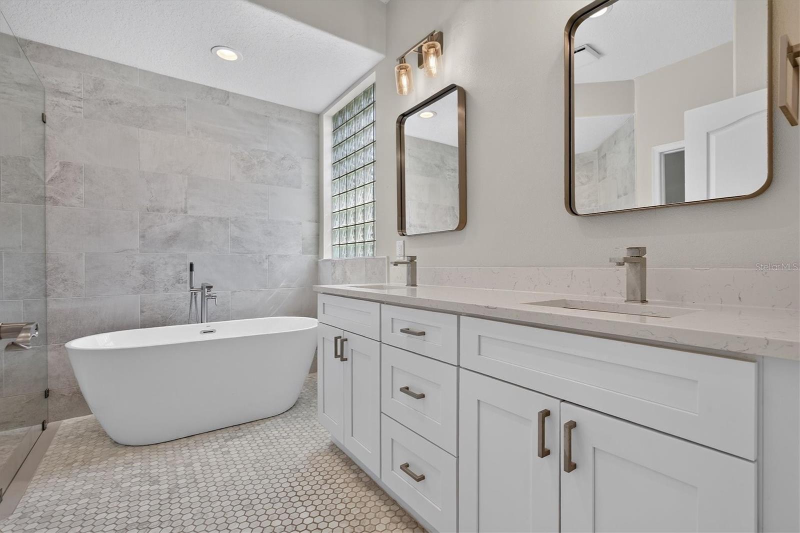 714 HIDDEN LAKE DR — photo 19