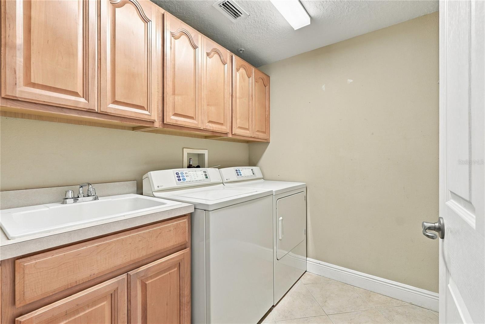 7070 KEY HAVEN RD #402 — photo 40