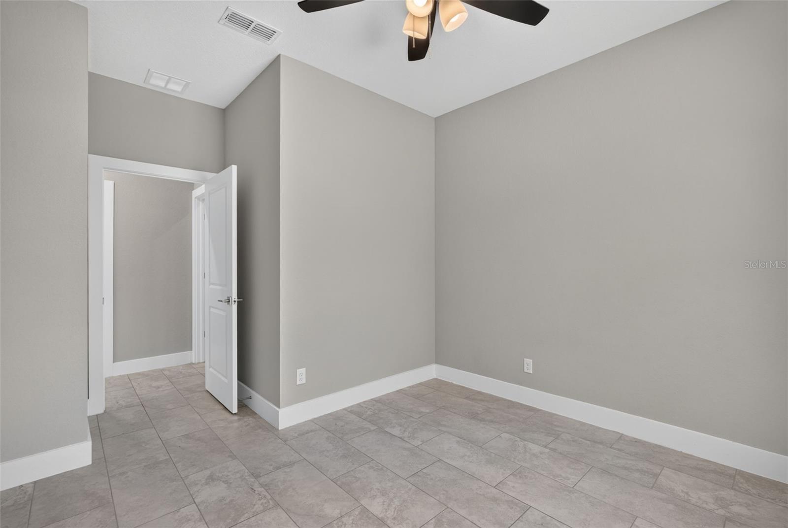 5663 GREENHOUSE AVE — photo 20
