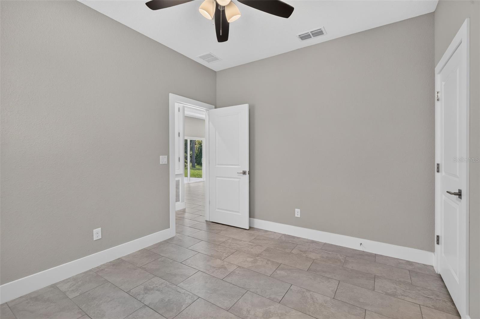 5663 GREENHOUSE AVE — photo 25
