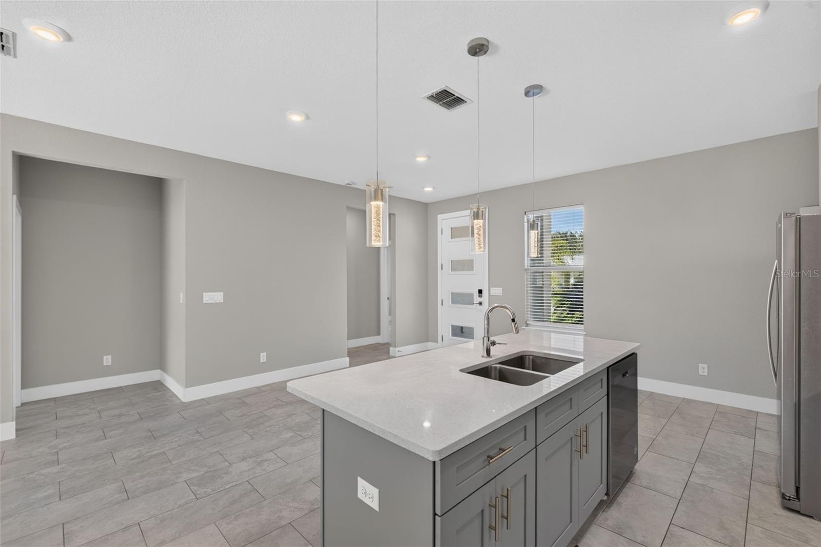 5663 GREENHOUSE AVE — photo 8