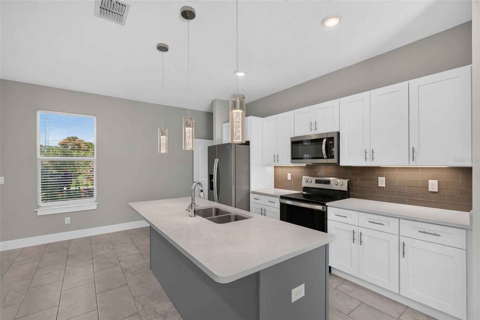 5663 GREENHOUSE AVE — photo 6