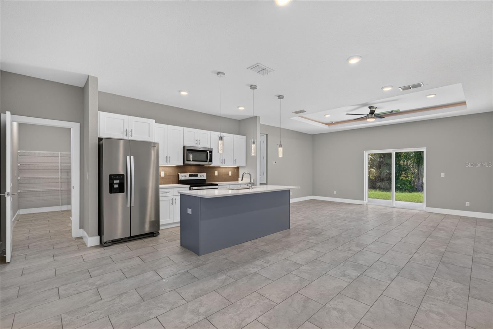 5663 GREENHOUSE AVE — photo 2
