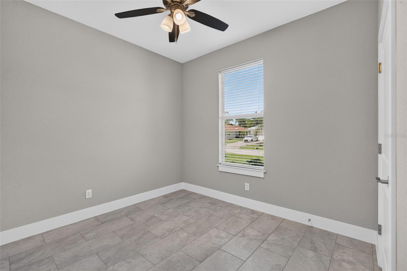 5663 GREENHOUSE AVE — photo 19