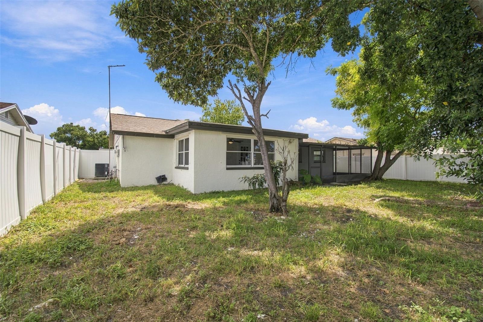 7215 ROBSTOWN DR — photo 40