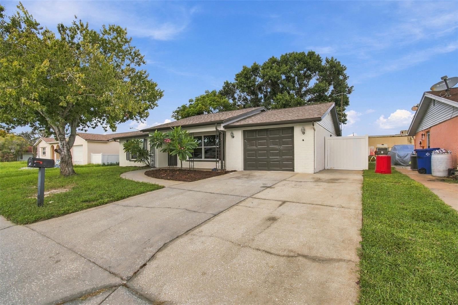 7215 ROBSTOWN DR — photo 3