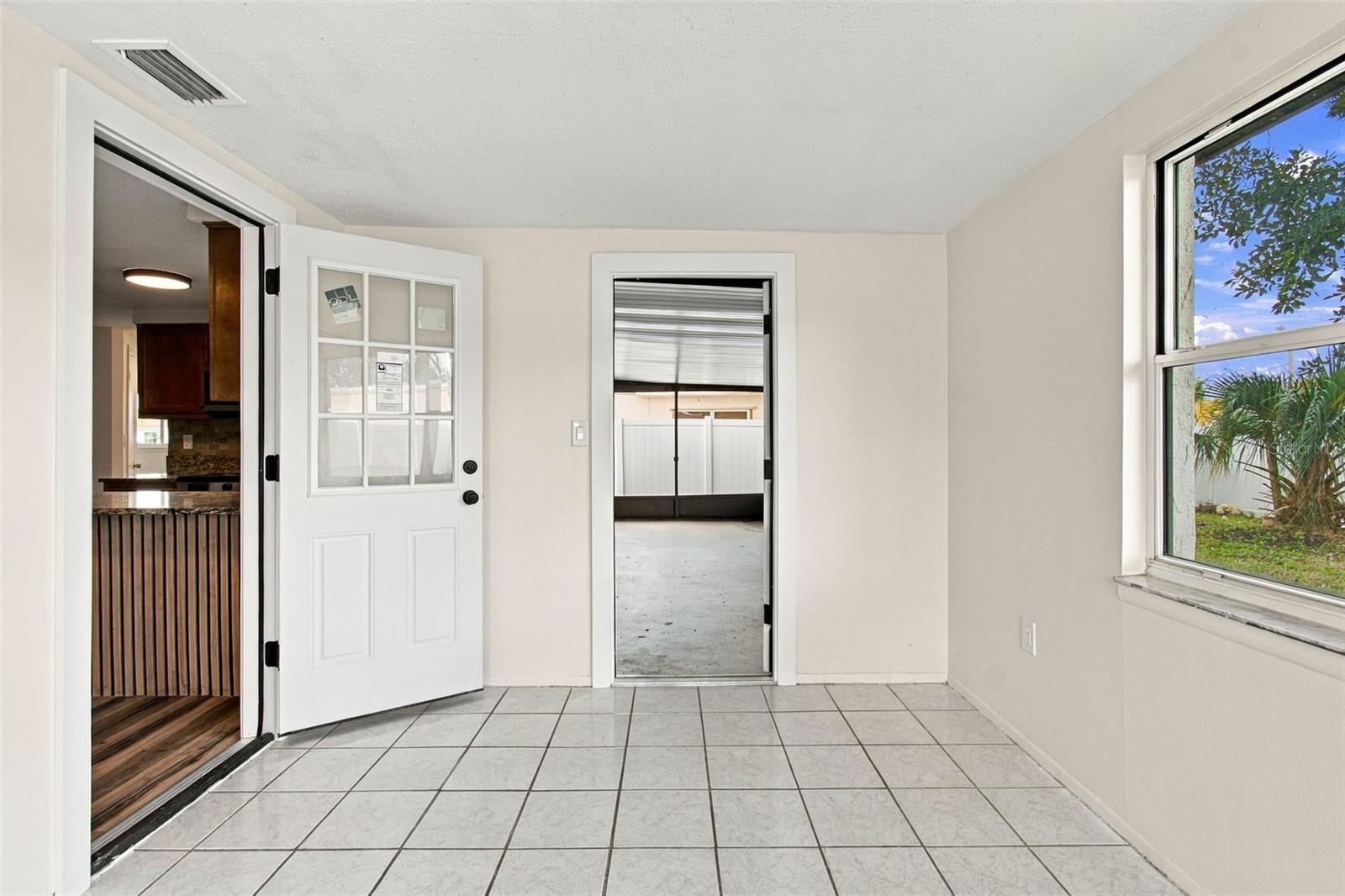 7215 ROBSTOWN DR — photo 15