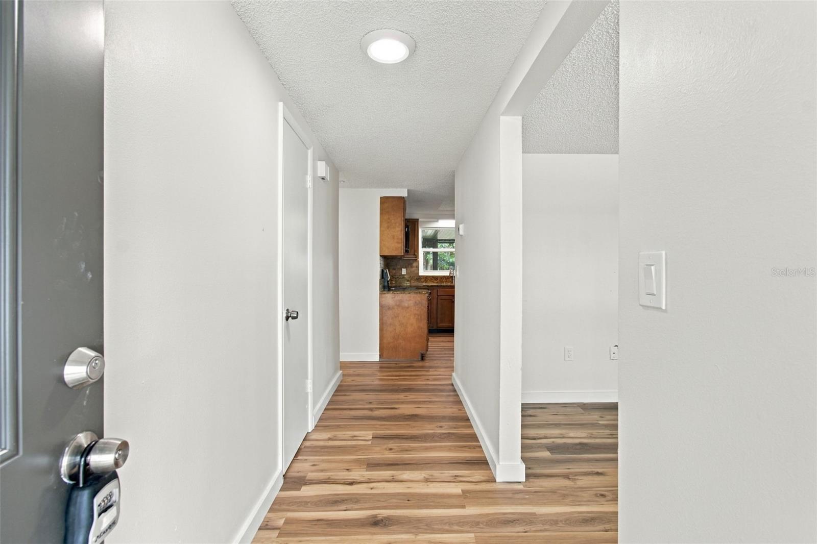 7215 ROBSTOWN DR — photo 5