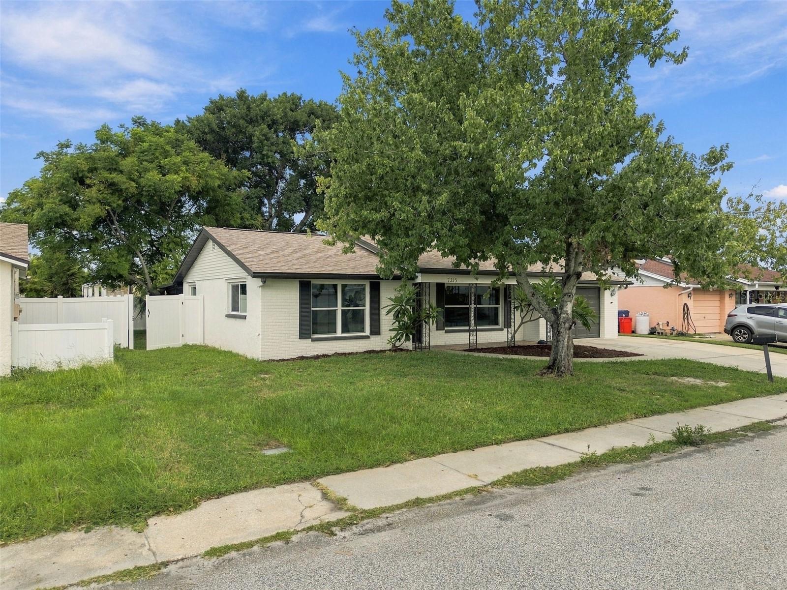 7215 ROBSTOWN DR — photo 44