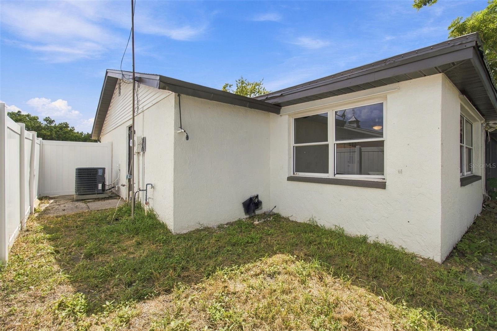 7215 ROBSTOWN DR — photo 42
