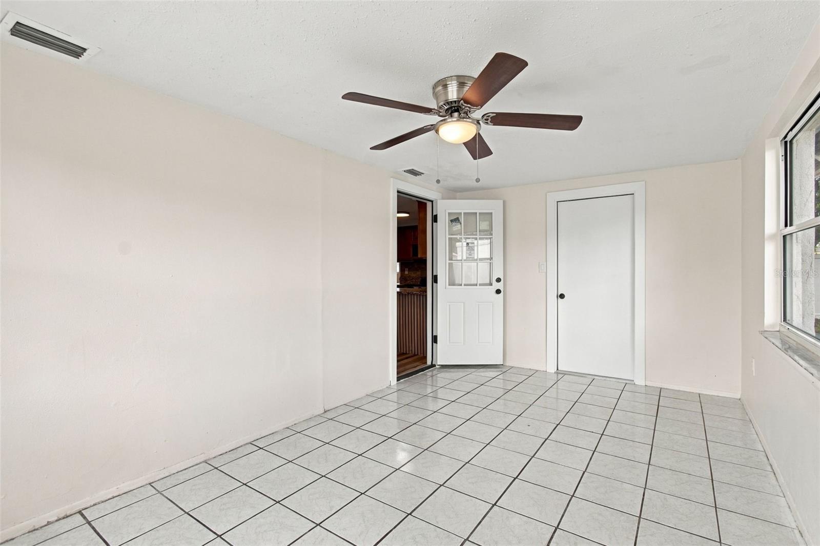 7215 ROBSTOWN DR — photo 14