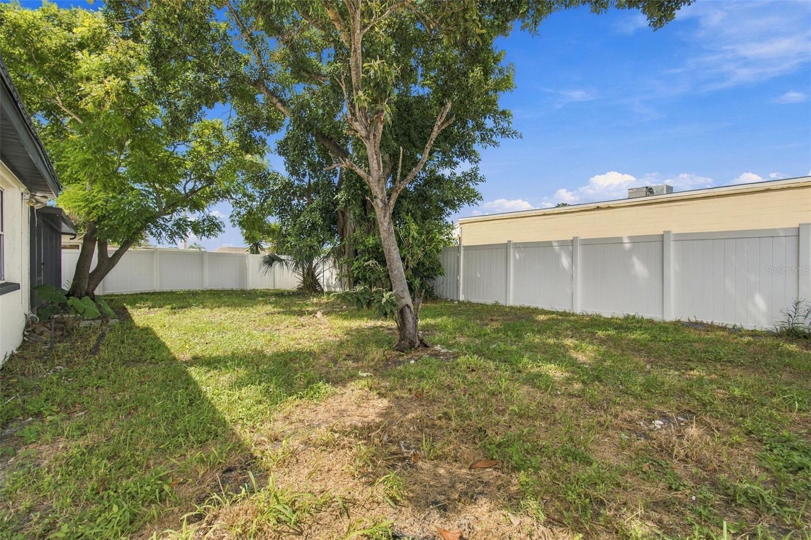 7215 ROBSTOWN DR — photo 41
