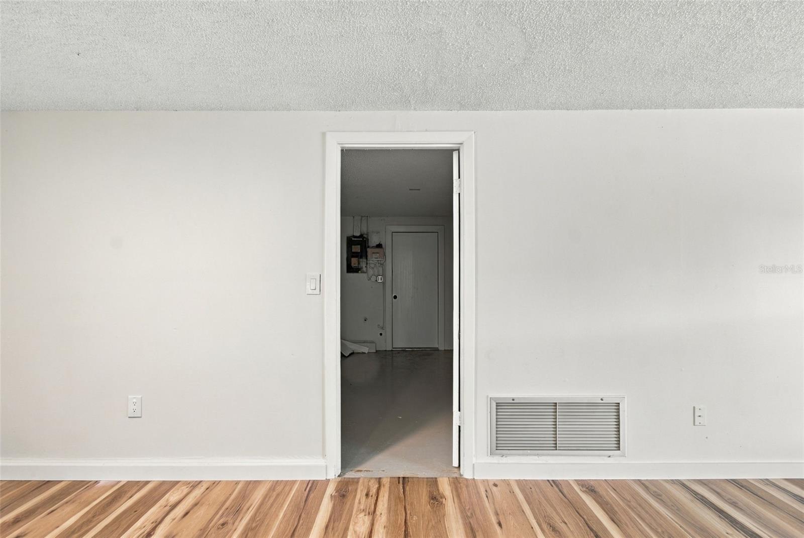 7215 ROBSTOWN DR — photo 16