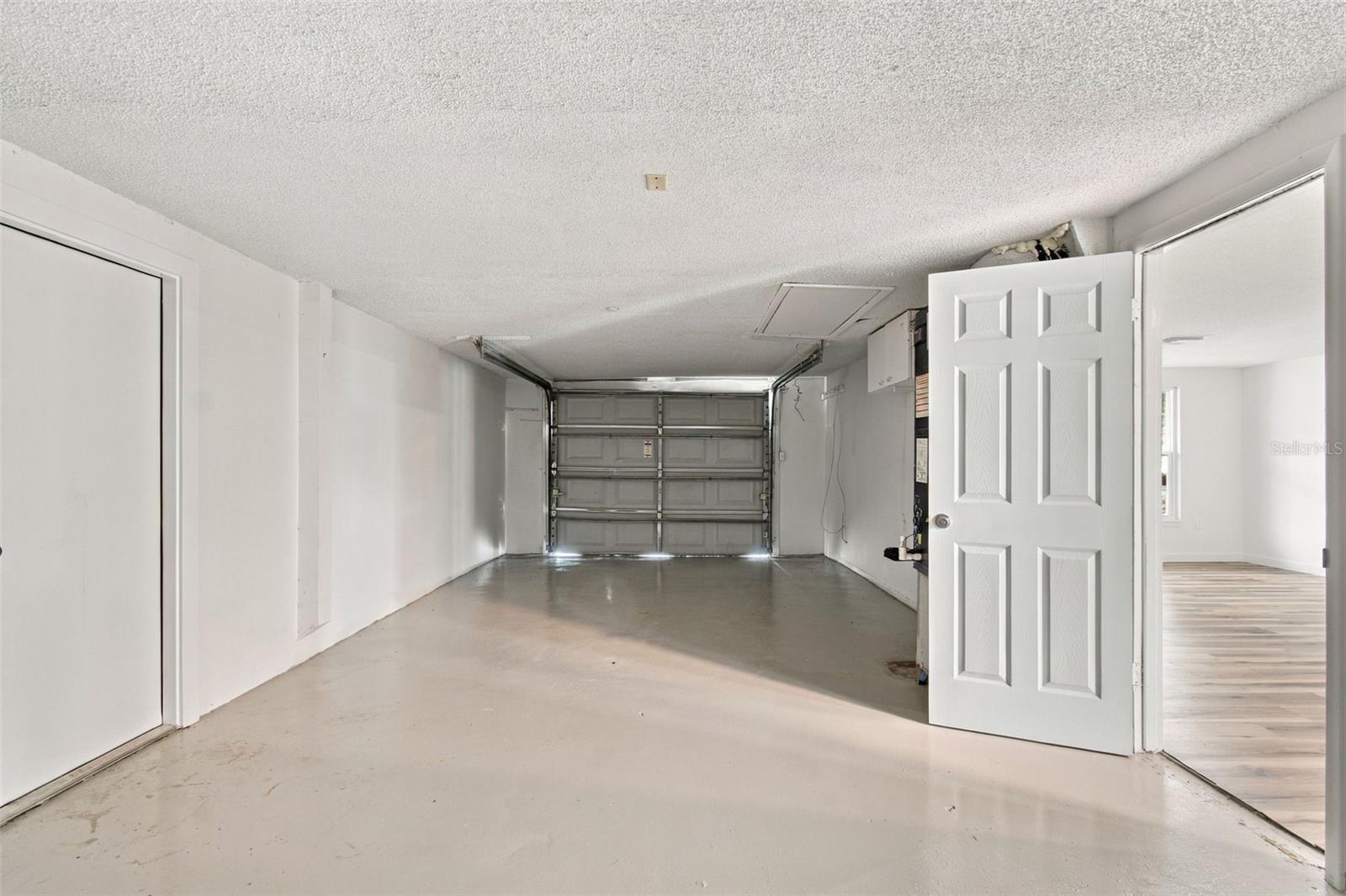 7215 ROBSTOWN DR — photo 17