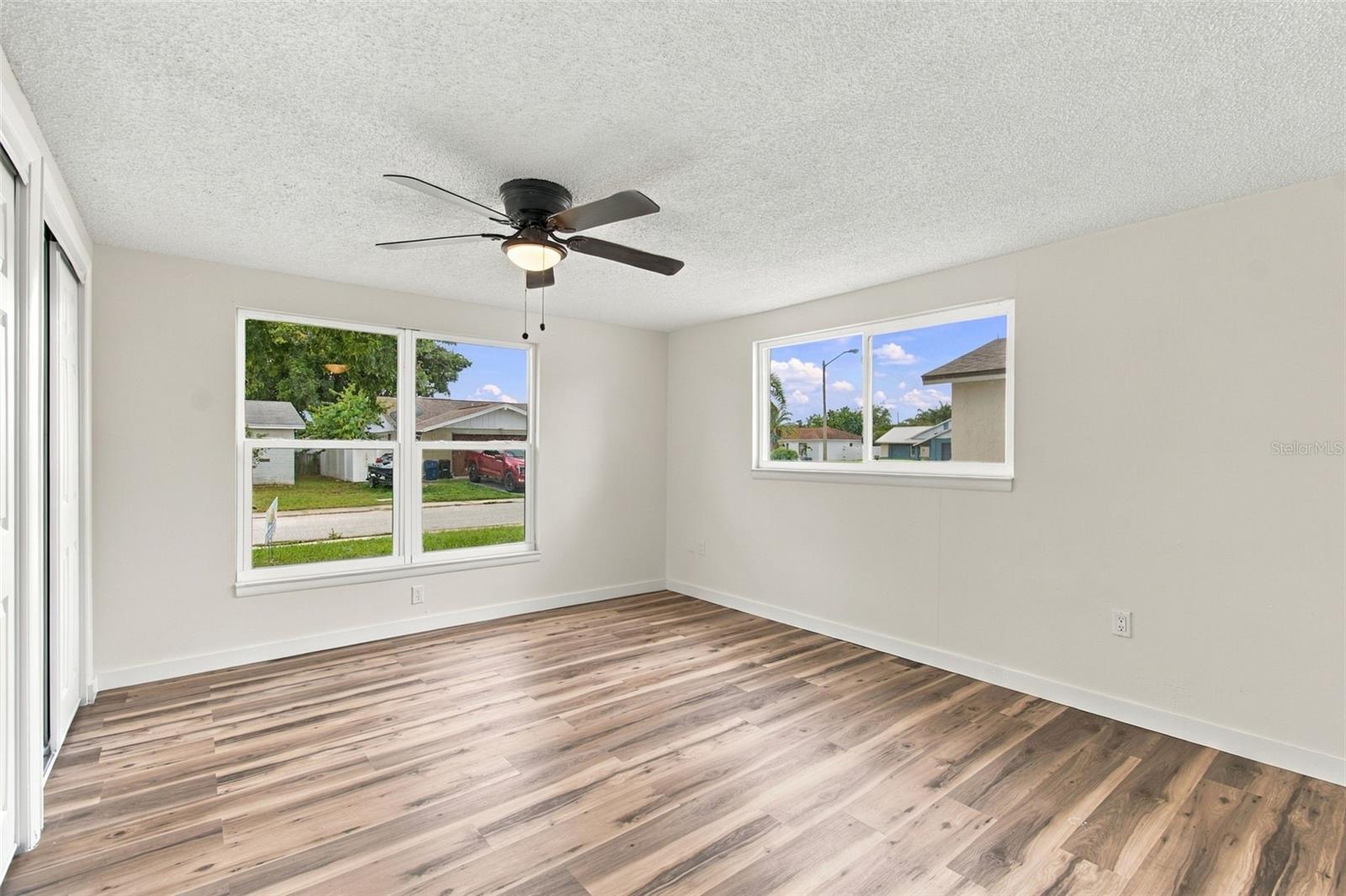 7215 ROBSTOWN DR — photo 31