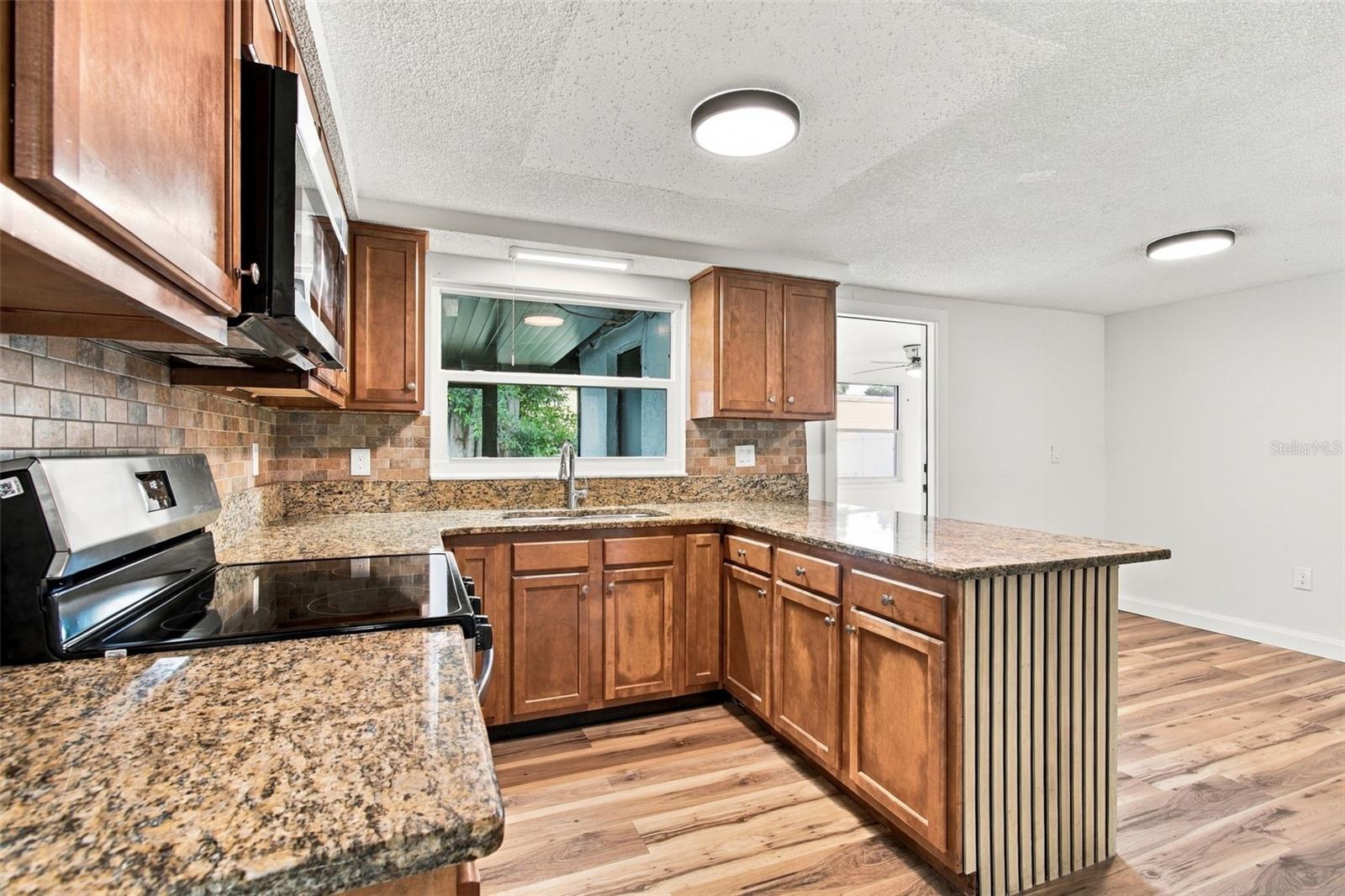 7215 ROBSTOWN DR — photo 21