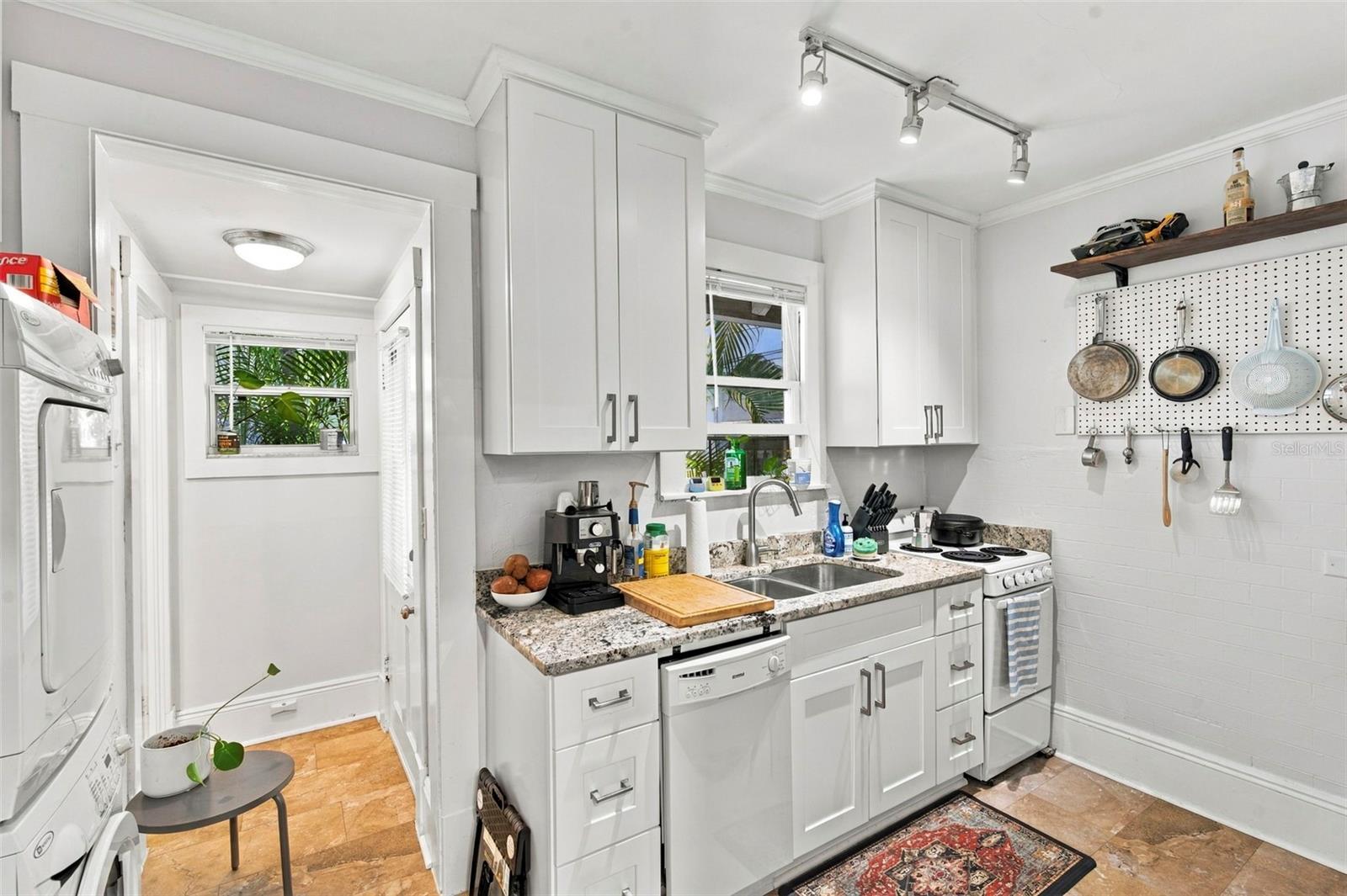 406 10TH AVE NE — photo 21