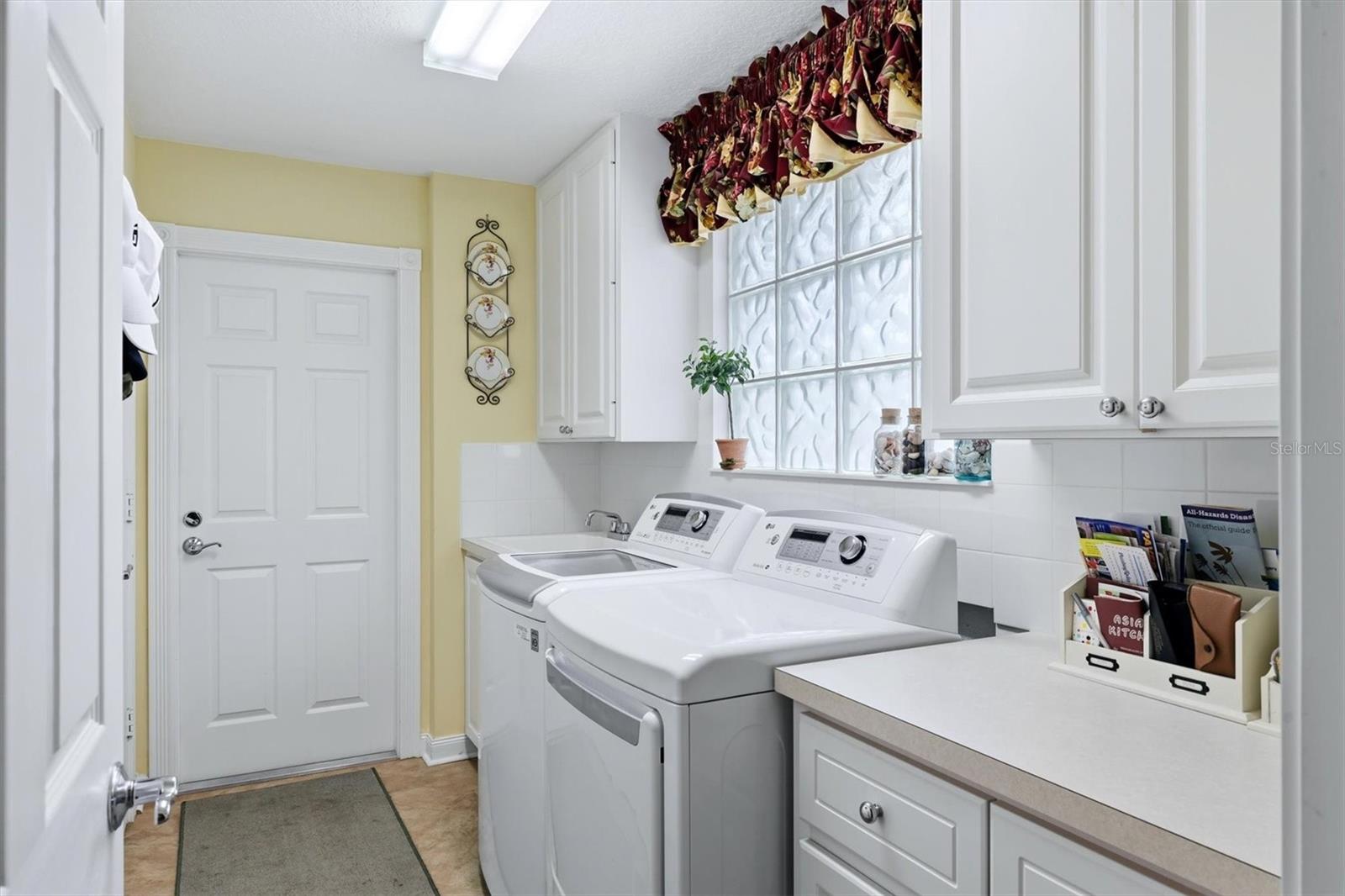 7621 QUINTO DR — photo 37