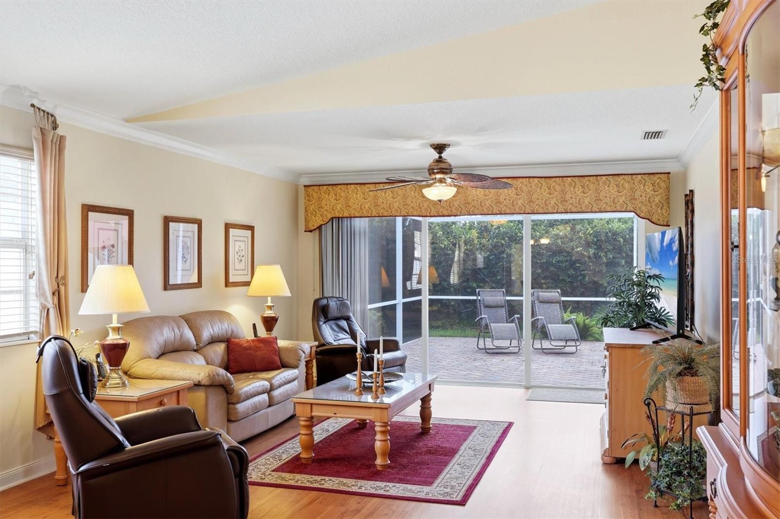 7621 QUINTO DR — photo 10