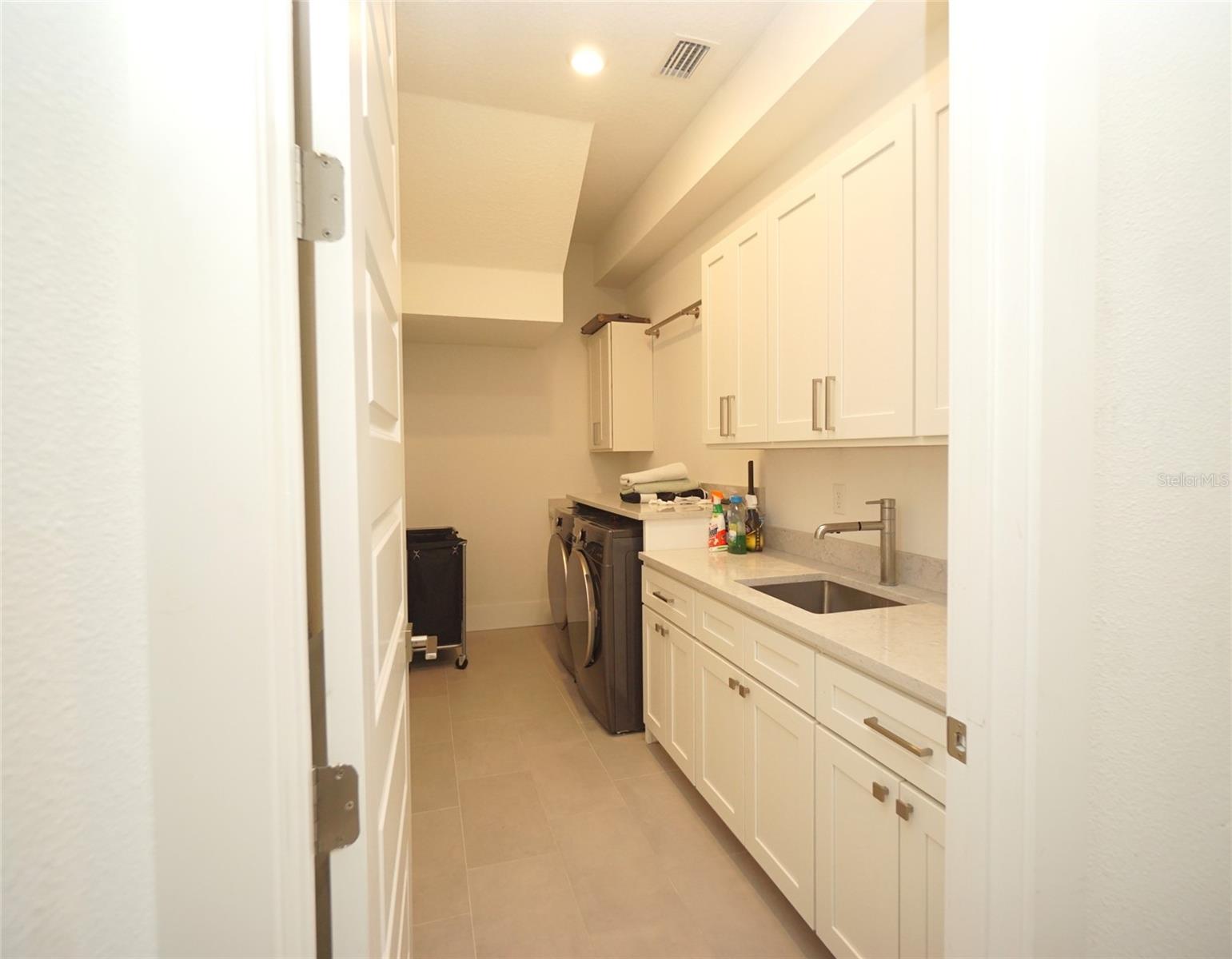 4117 W EUCLID AVE — photo 13