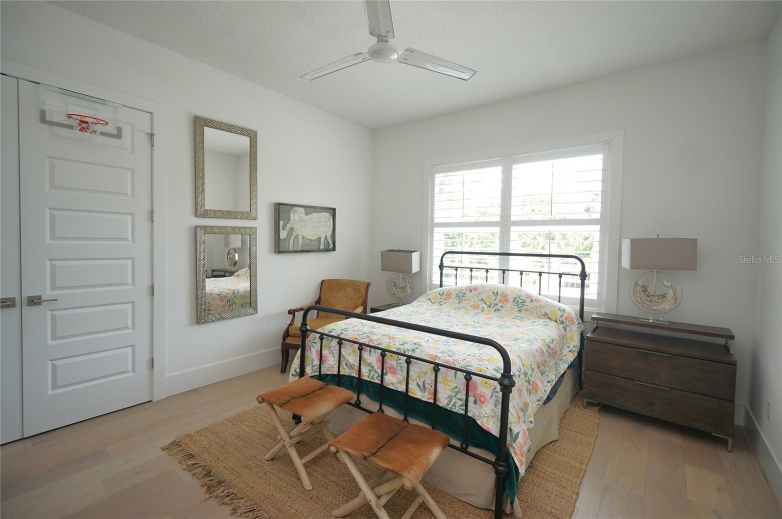4117 W EUCLID AVE — photo 15