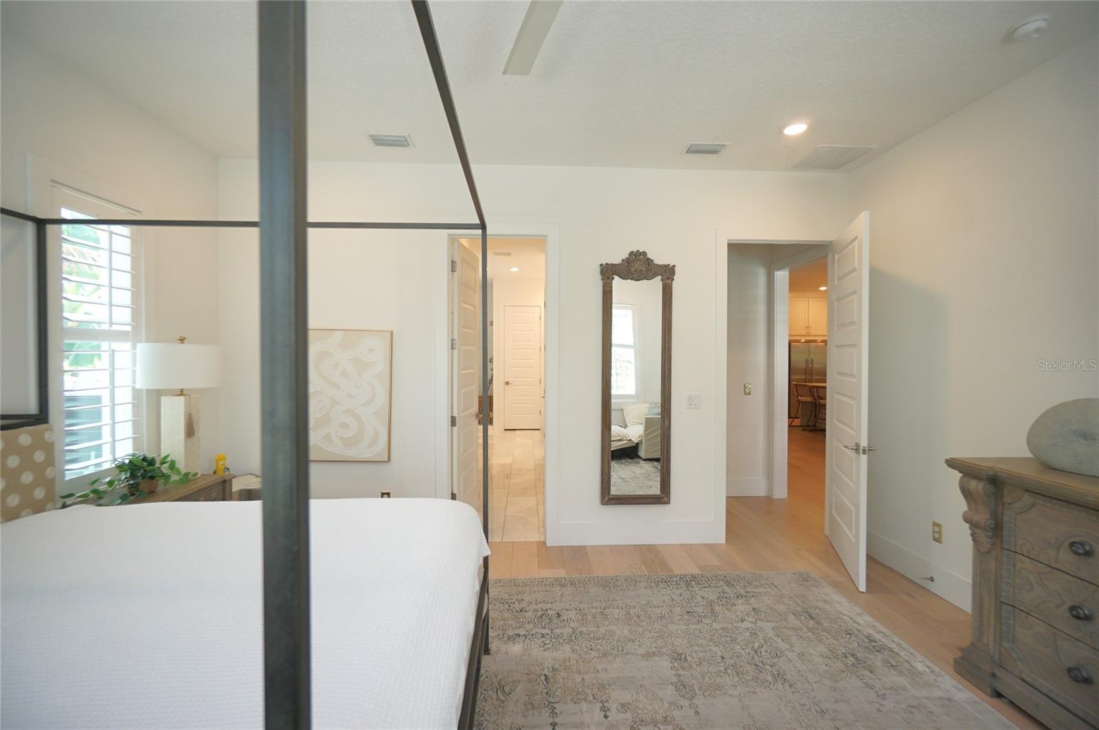 4117 W EUCLID AVE — photo 23